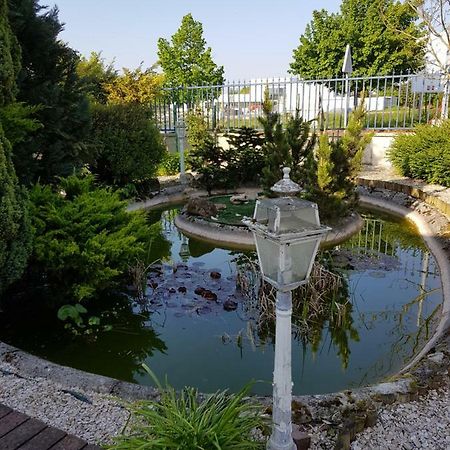 Villa pepiniere Nogent-sur-Seine Exterior foto